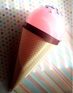 розовое мороженное из шара и картона