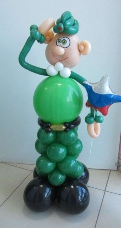 солдат из воздушных шаров