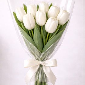 Букет из 10 белых тюльпанов
