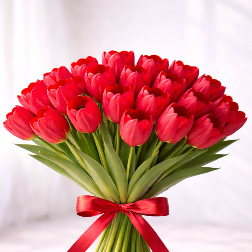 Букет из 25 красных тюльпанов