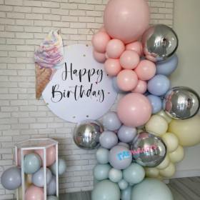 Фотозона из шаров "Мягкое мороженое"