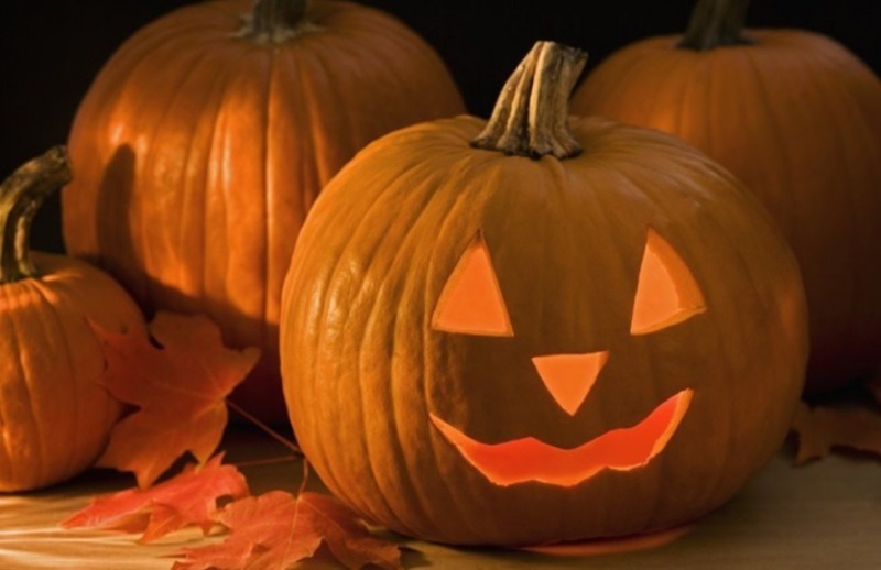 Как сделать стильную корзинку с тыквами для Хэллоуина