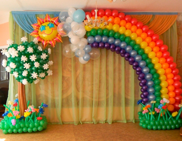 арка из шариков в детском саду