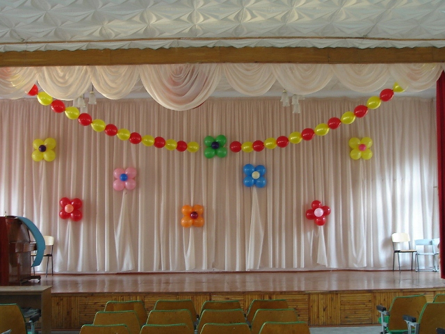 Оформление шарами выпускного в школе – заказать с доставкой по Москве, цены, фото | БигХэппи